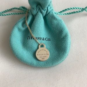 TIFFANY & CO Circle Charm Necklace